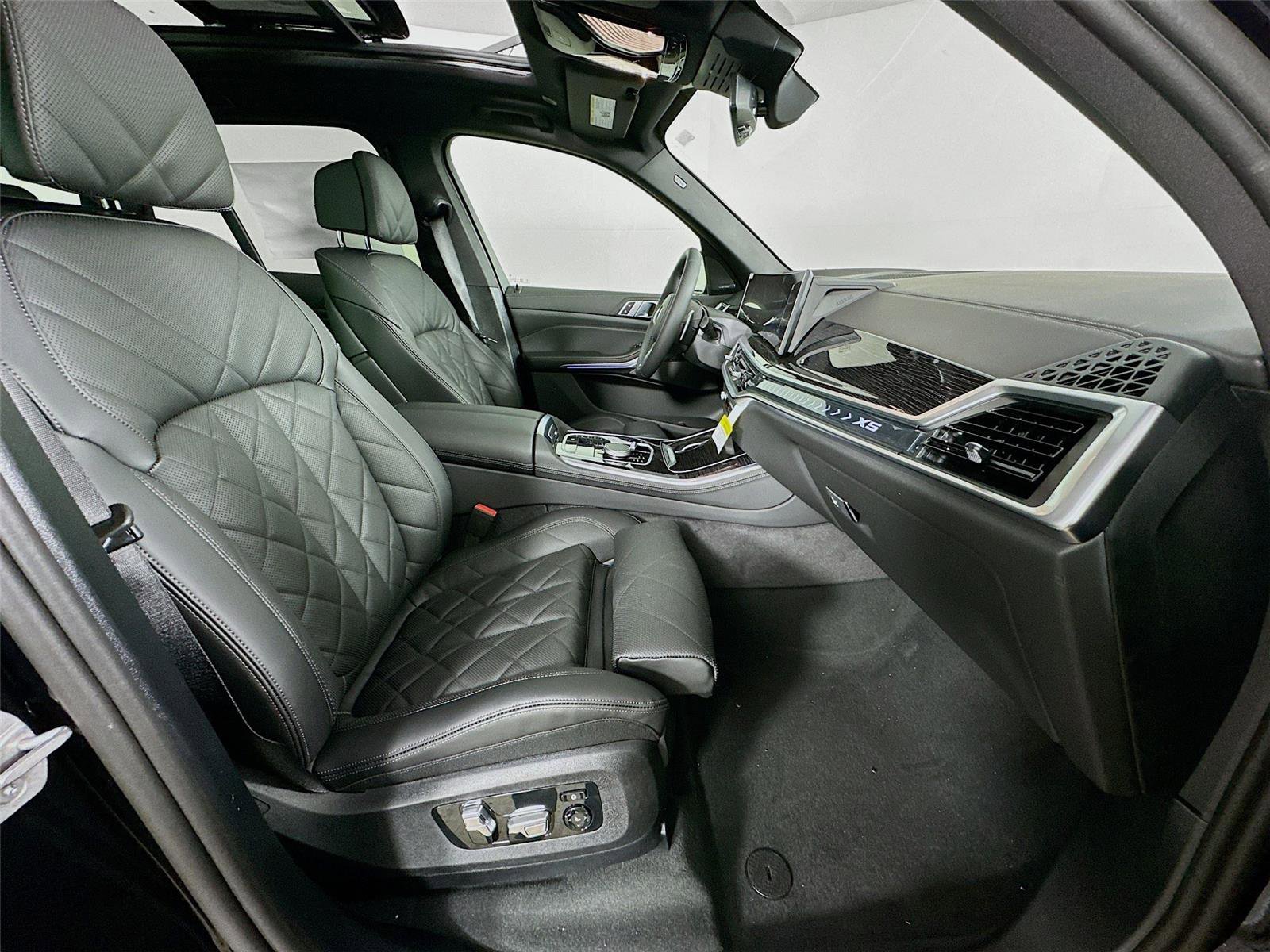 New 2026 BMW X5 xDrive40i w/ M Sport Package image 30