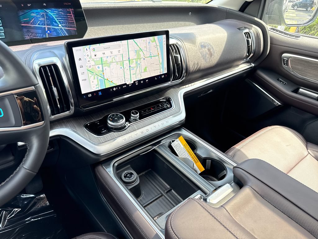 New 2026 Ford Expedition Platinum w/ Platinum Ultimate Package AWD/4WD image 11