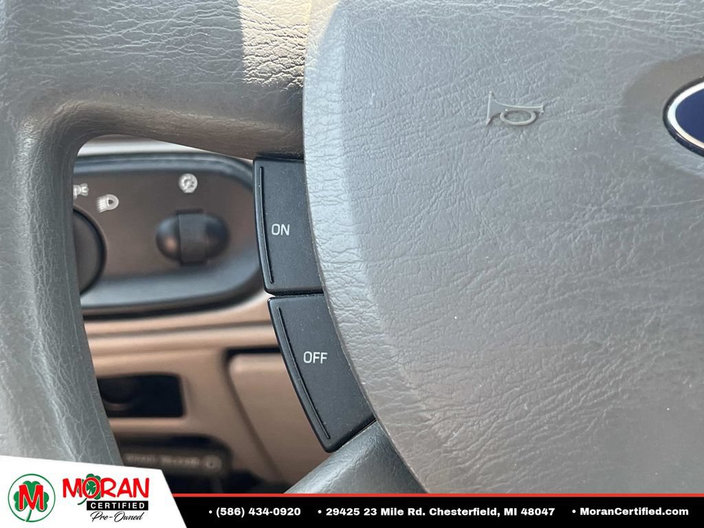 Used 2005 Ford Taurus SE FWD image 24