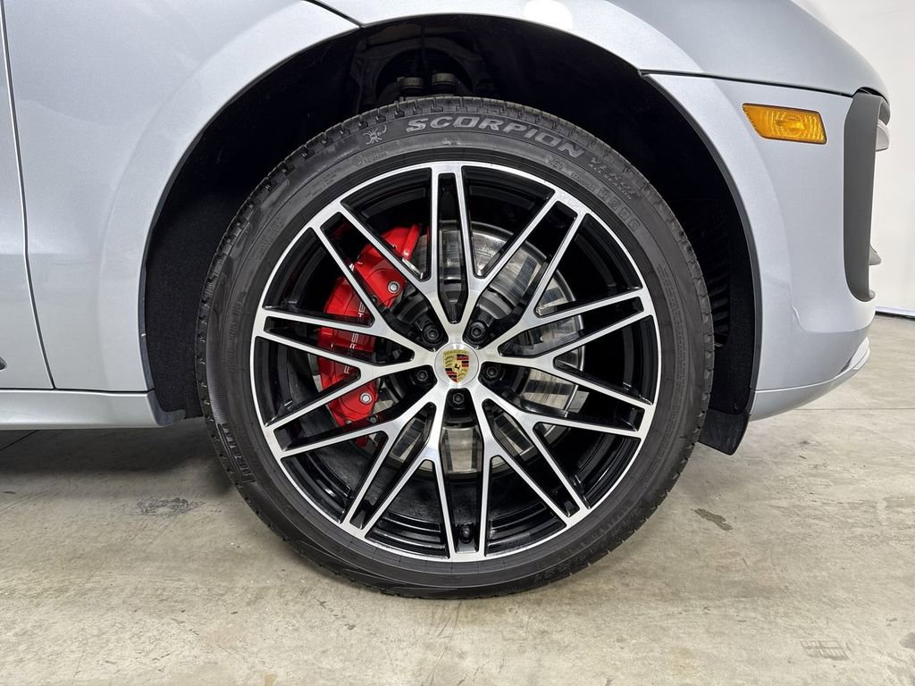 Certified 2026 Porsche Macan GTS AWD/4WD image 15