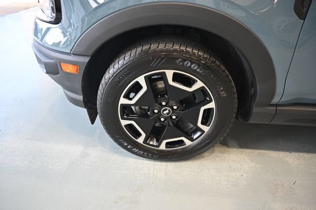 Used 2021 Ford Bronco Sport Outer Banks w/ Outer Banks Package AWD/4WD image 32