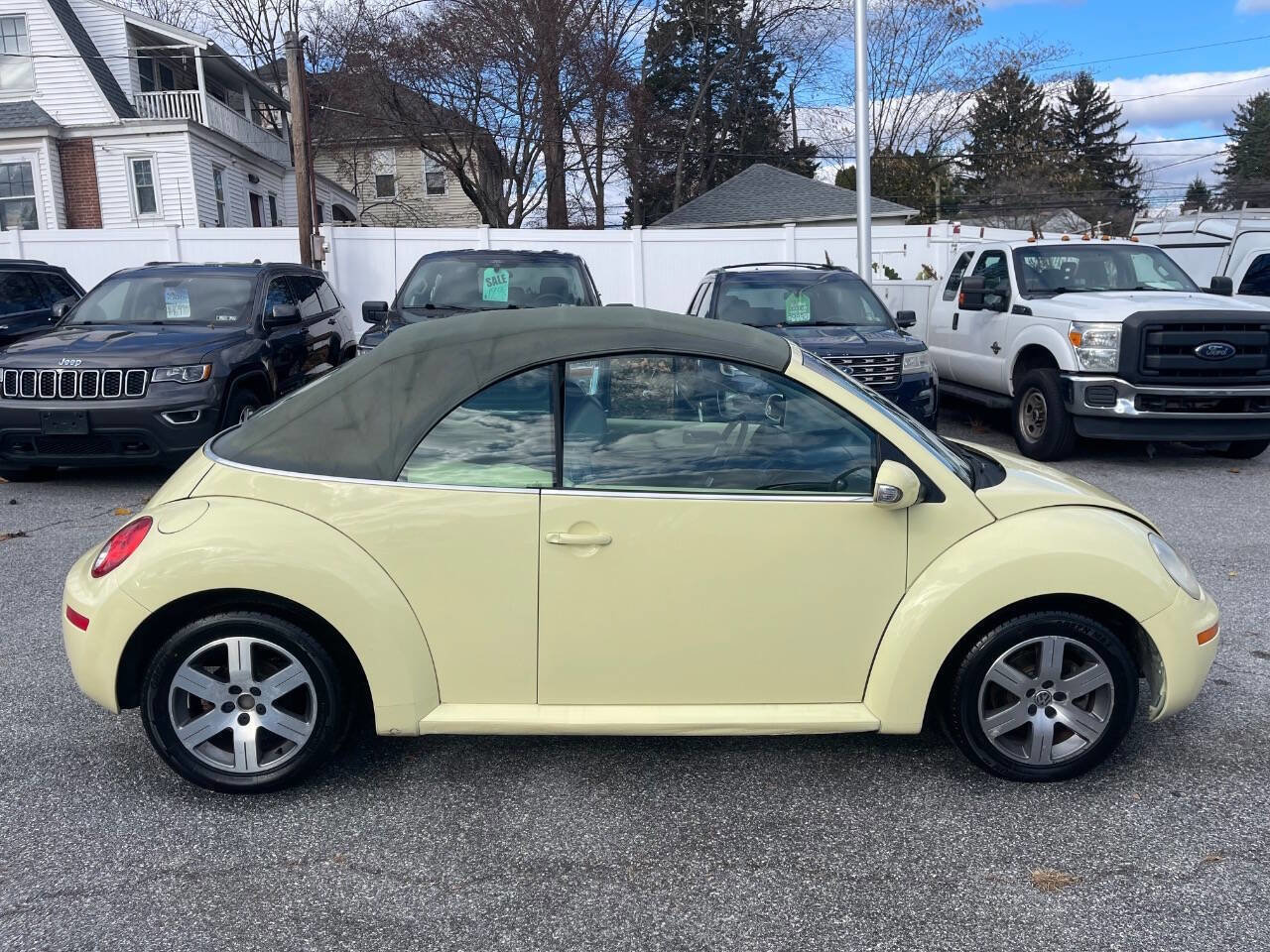 Used 2006 Volkswagen Beetle 2.5 PZEV 2dr Convertible (2.5L image 7