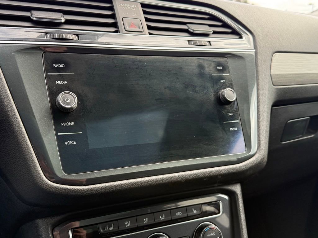 Used 2020 Volkswagen Tiguan SEL image 39