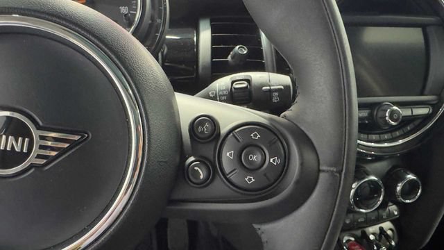 Used 2019 MINI Cooper 4-Door Hardtop w/ Signature Upholstery Package FWD image 29