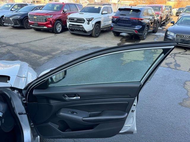 Used 2022 Nissan Altima 2.5 S image 10