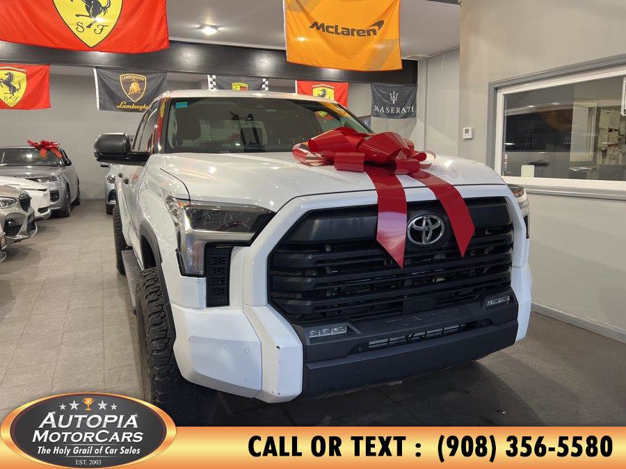 Used 2022 Toyota Tundra SR5 w/ SR5 Convenience Package AWD/4WD image 6