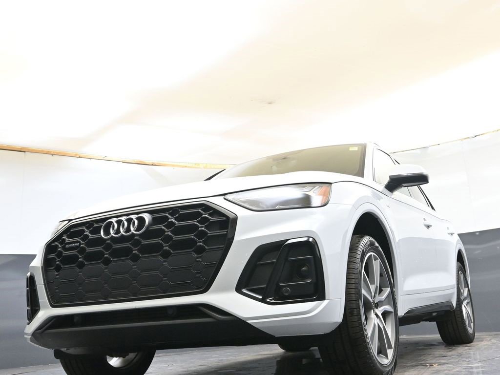Certified 2025 Audi Q5 2.0T Premium w/ Convenience Plus Package image 29