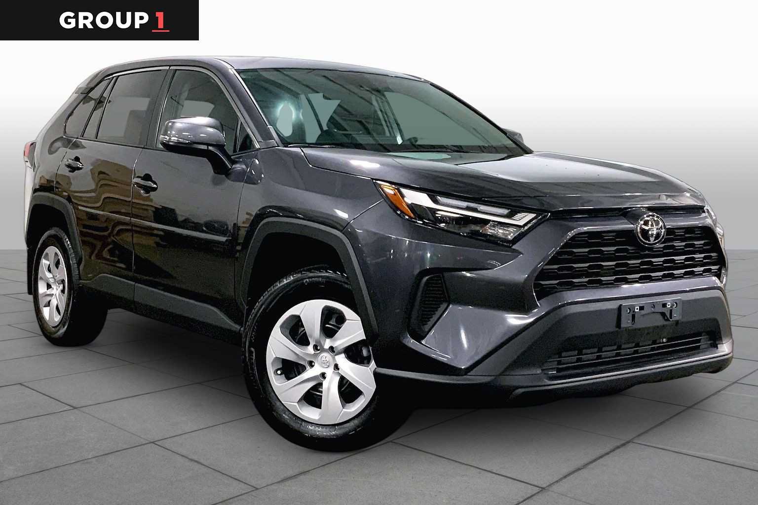 Used 2025 Toyota RAV4 LE AWD/4WD image 3