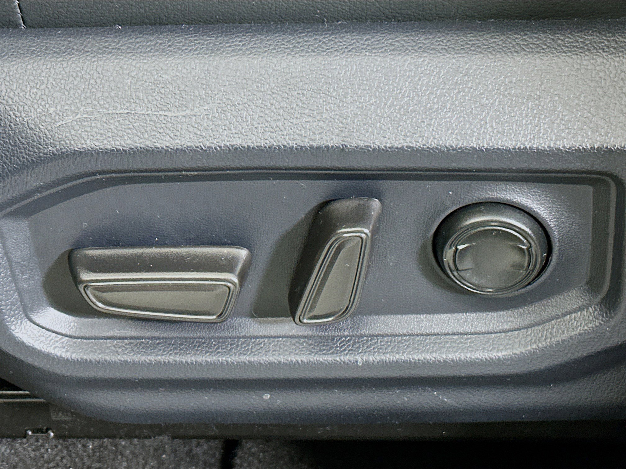 Used 2025 Toyota Tundra Limited image 13