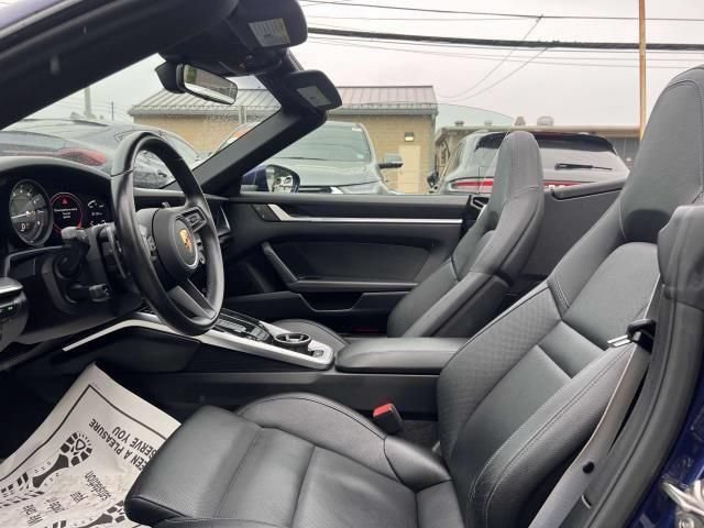 Used 2022 Porsche 911 Carrera RWD image 17