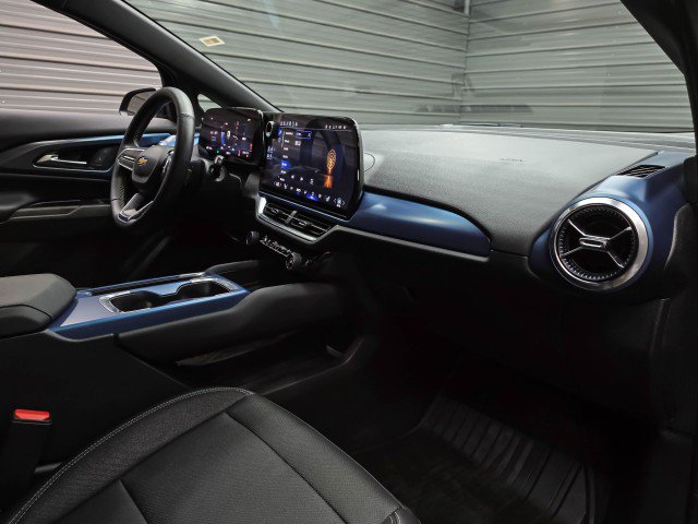 Used 2025 Chevrolet Equinox EV LT w/ Convenience Package FWD image 13