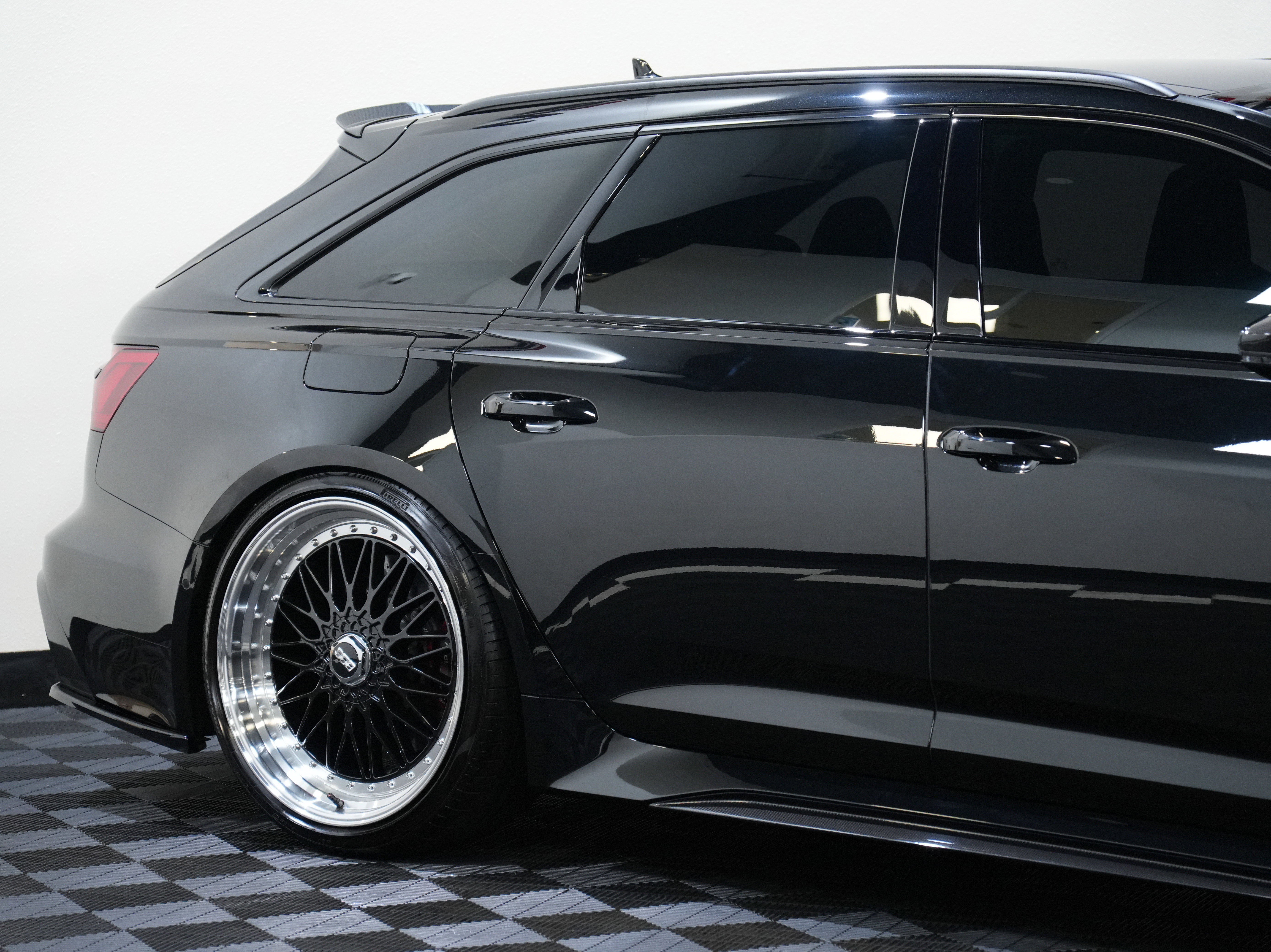 Used 2021 Audi RS 6 w/ Carbon Optic Package image 14