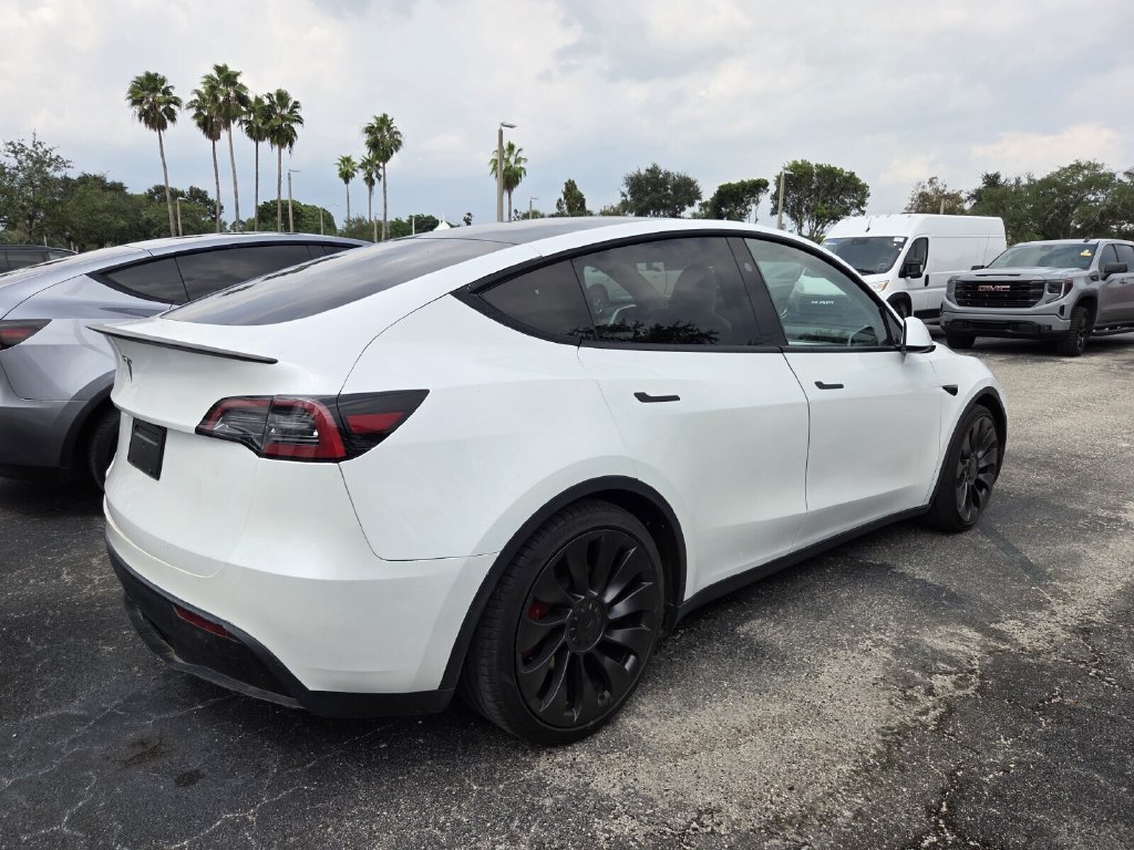 Used 2024 Tesla Model Y Performance AWD/4WD image 5