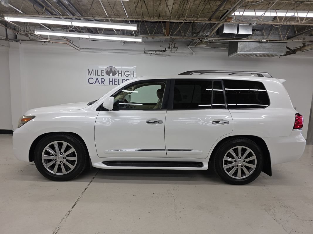 Used 2010 Lexus LX 570 4WD w/ Luxury Pkg image 13