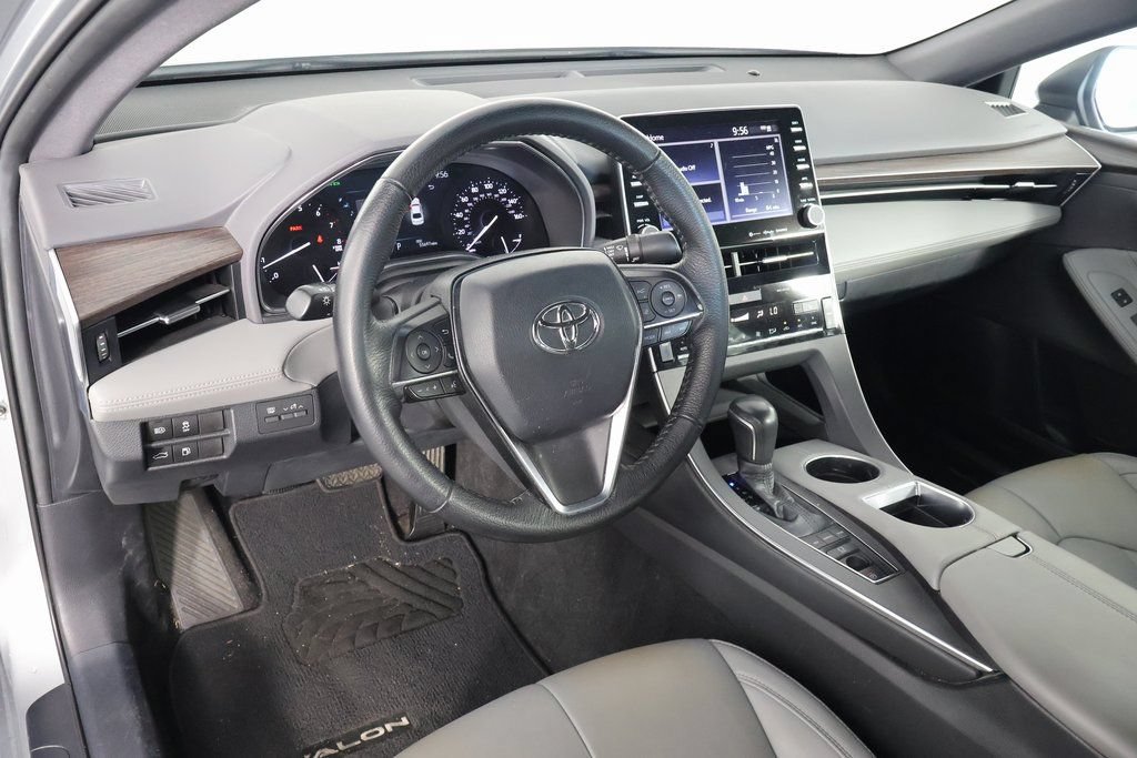 Used 2021 Toyota Avalon XLE w/ Carpet Mat Package (TMS) FWD image 5