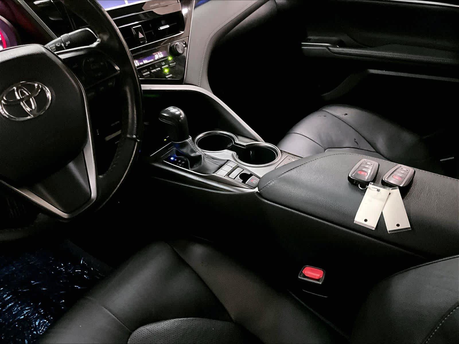 Used 2022 Toyota Camry XSE FWD image 19