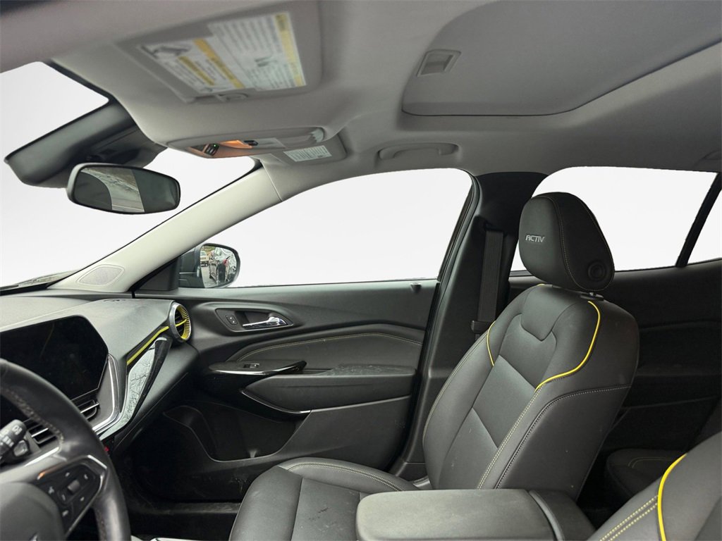 Used 2024 Chevrolet Trax ACTIV w/ Sunroof Package image 12