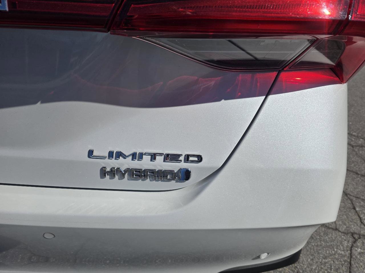 Used 2020 Toyota Avalon Limited w/ Advanced Safety Package FWD image 4