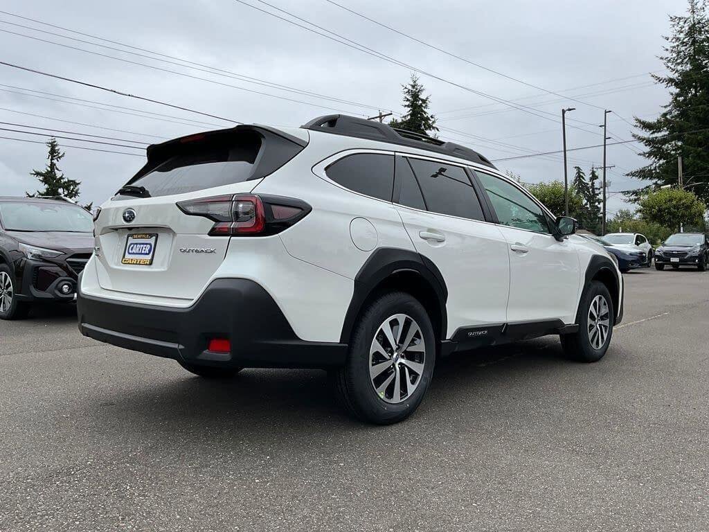 Certified 2025 Subaru Outback Premium AWD/4WD image 8