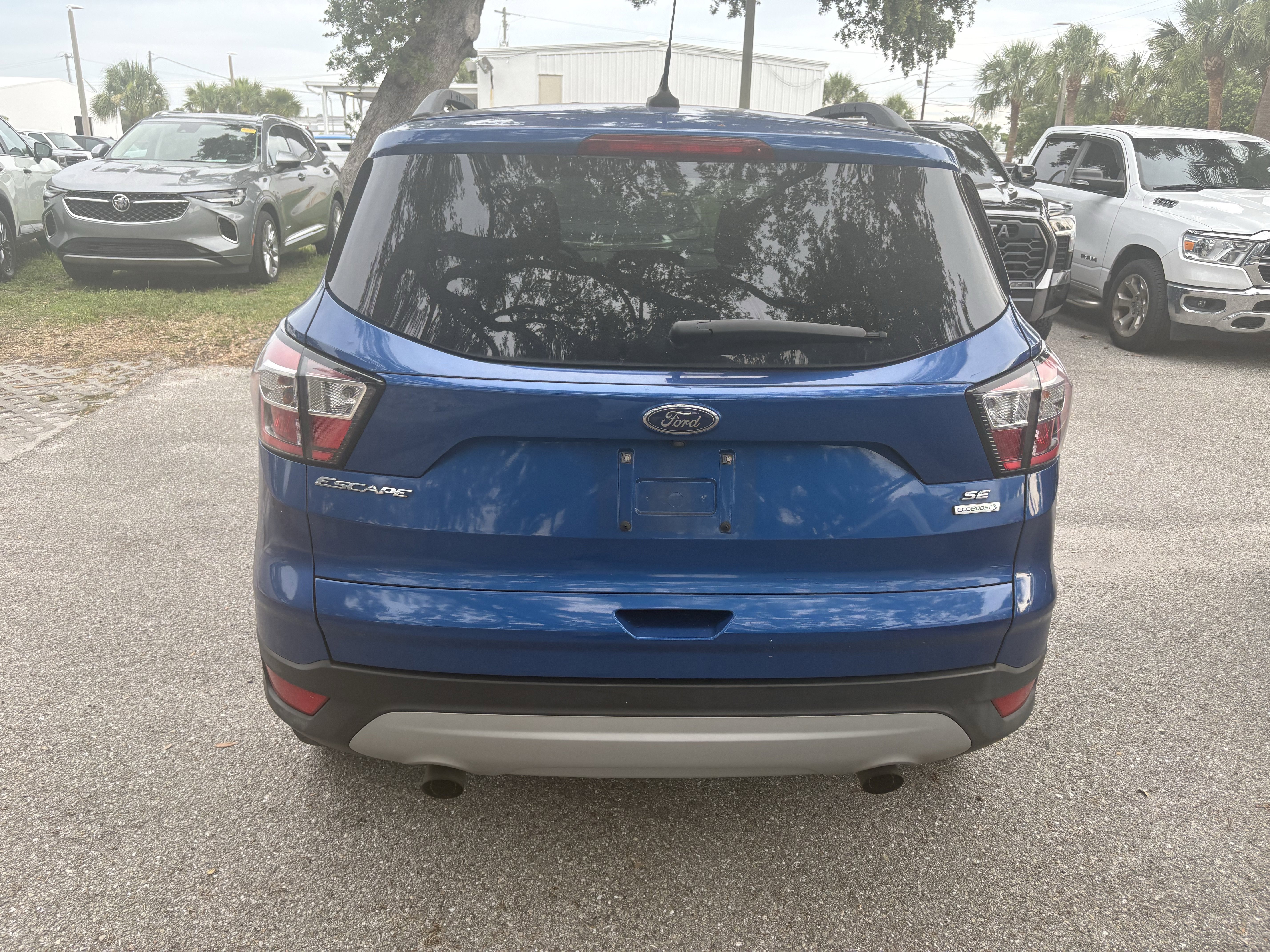 Used 2018 Ford Escape SE w/ SE Sync 3 Package FWD image 6