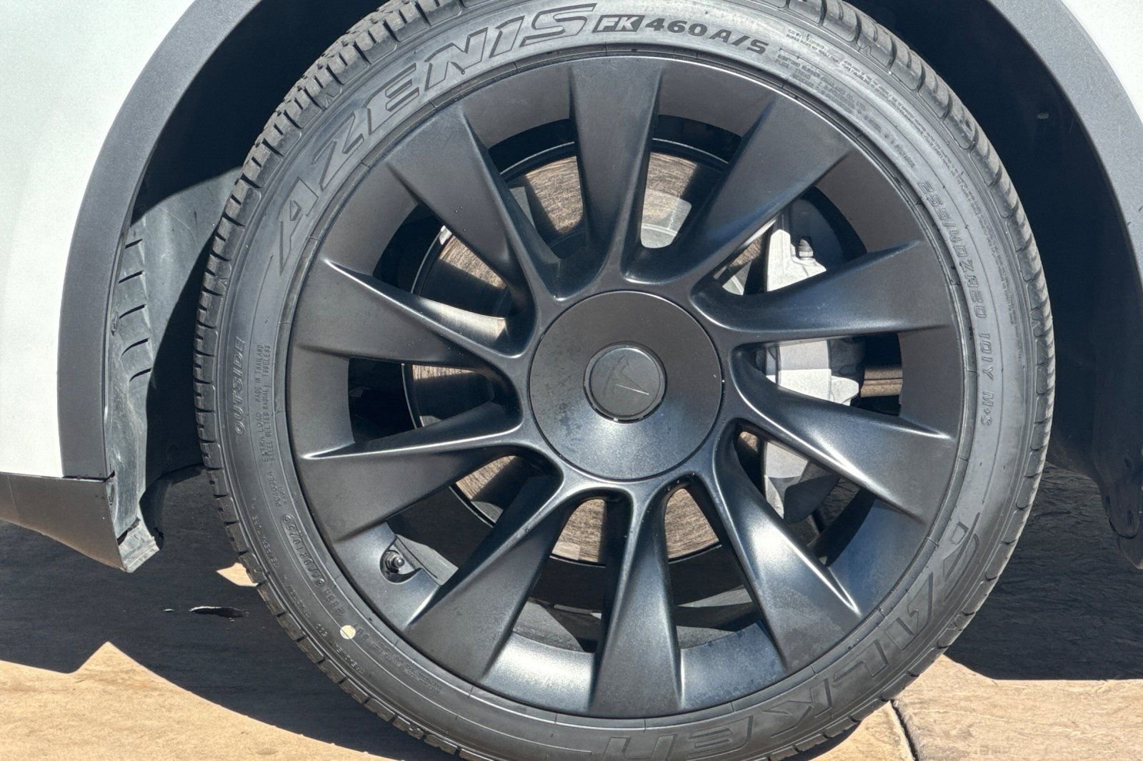 Used 2023 Tesla Model Y Long Range image 33