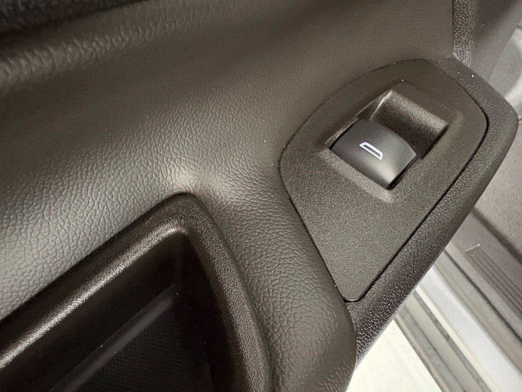 Certified 2024 Chevrolet Equinox LT FWD image 38