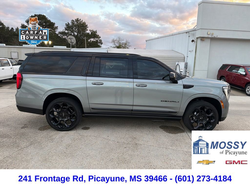 Used 2026 GMC Yukon XL Denali w/ Denali Reserve Package image 8