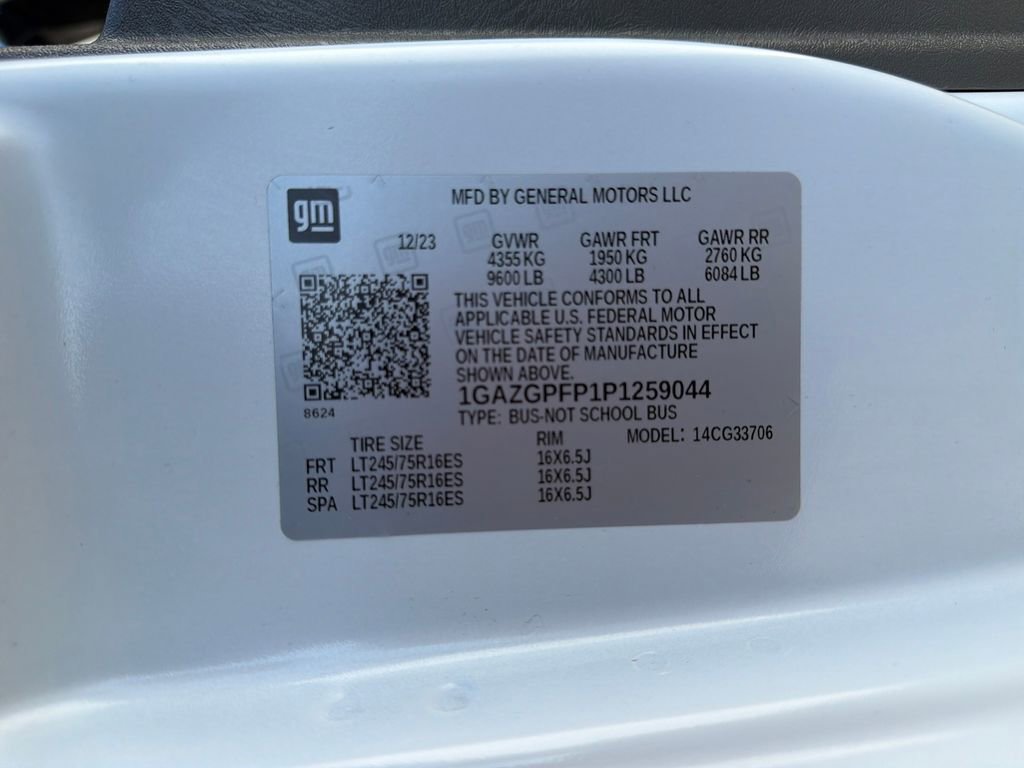 Used 2023 Chevrolet Express 3500 LT w/ LT Preferred Equipment Group RWD image 30