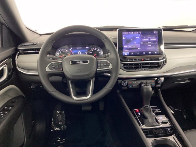 Used 2023 Jeep Compass Limited w/ Sun and Sound Group AWD/4WD image 21