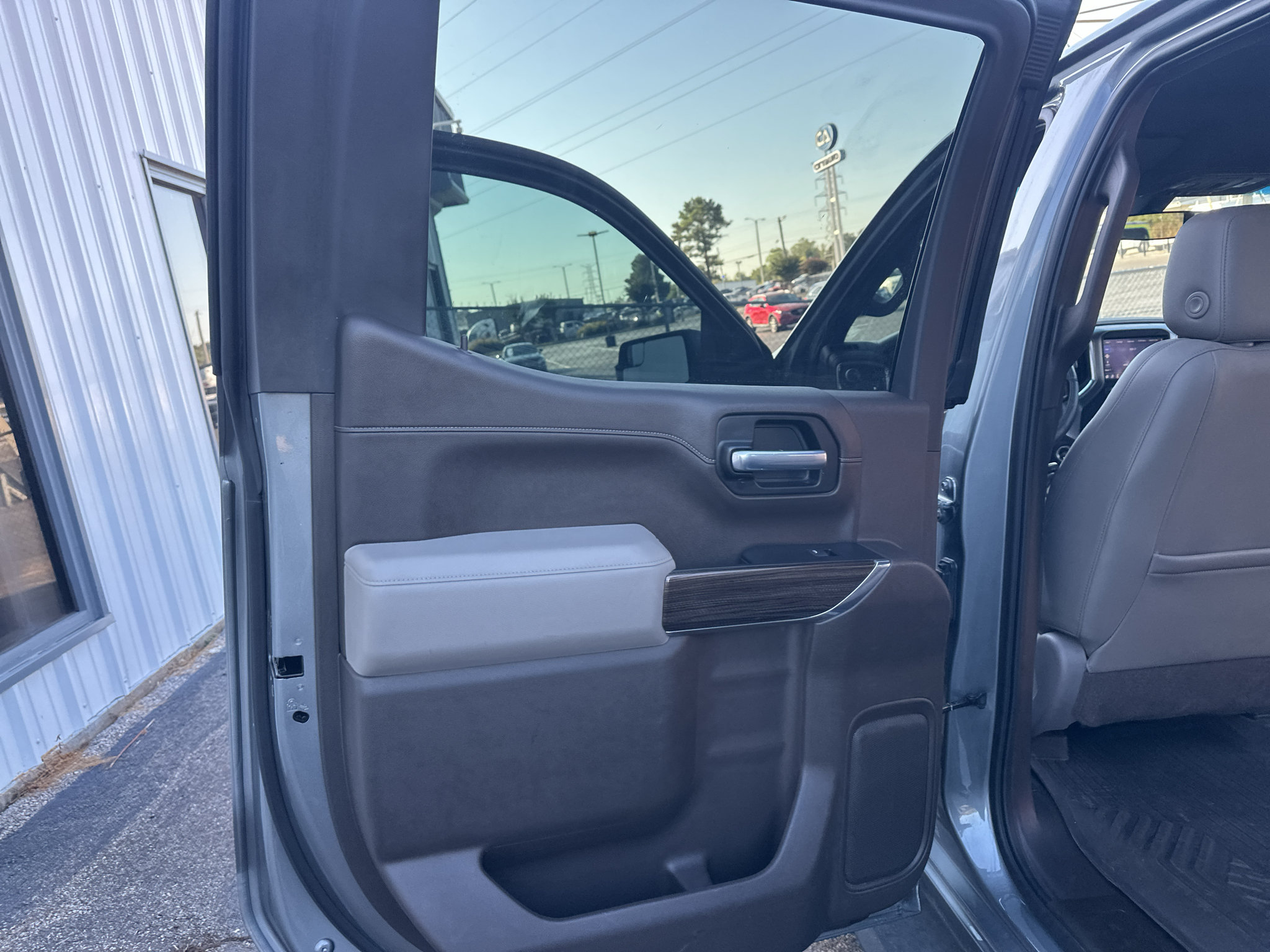 Used 2020 Chevrolet Silverado 1500 RST w/ Texas Edition AWD/4WD image 17