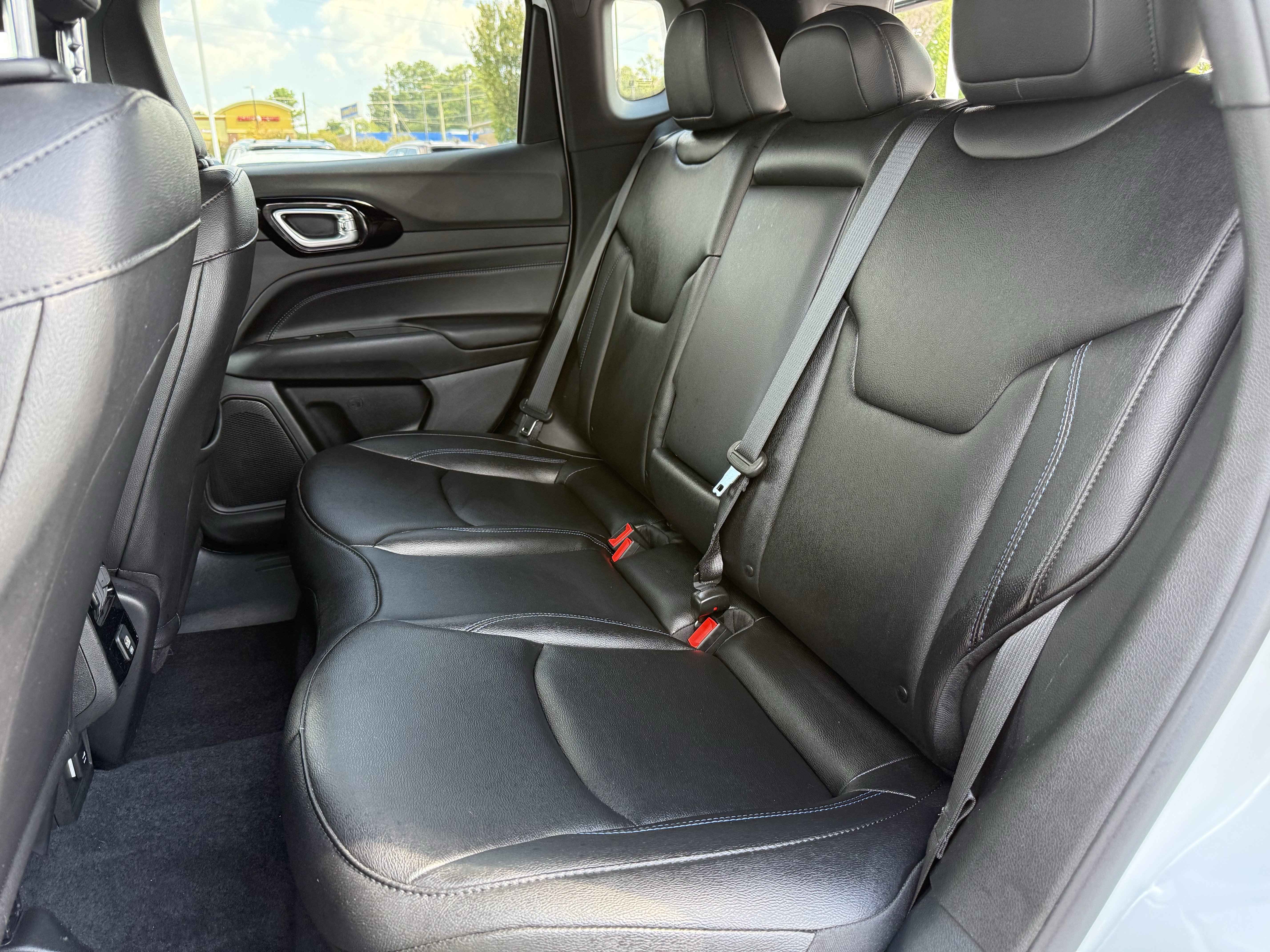 Used 2026 Jeep Compass Limited AWD/4WD image 32