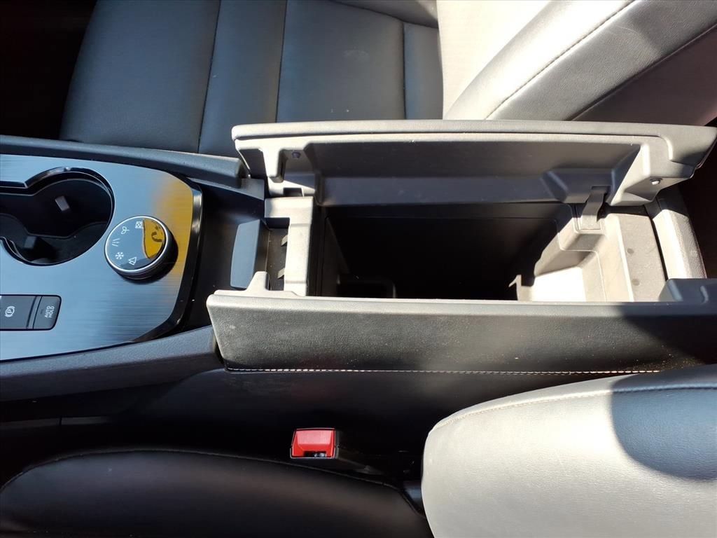 Used 2023 Nissan Rogue SV w/ SV Premium Package image 28