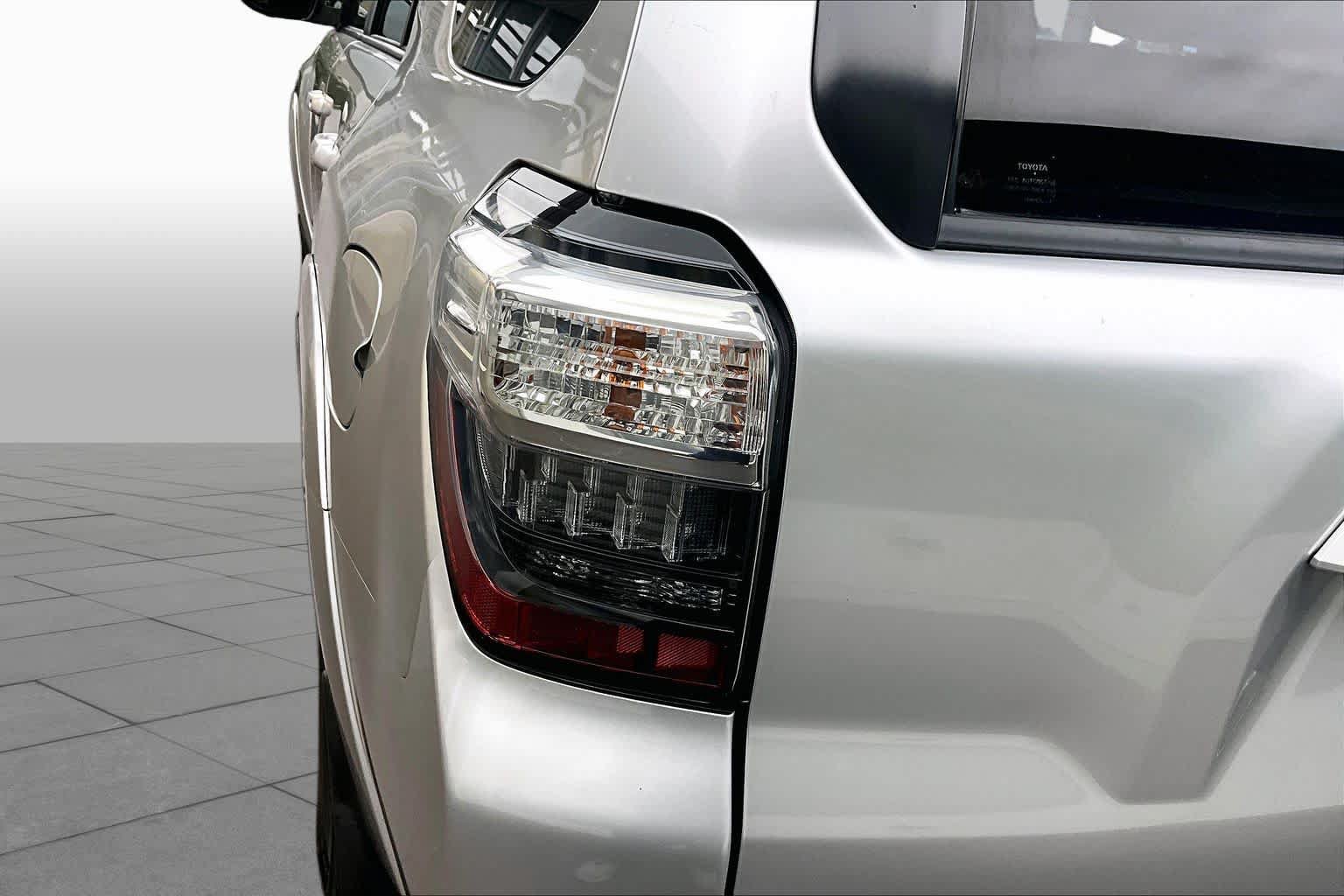 Used 2019 Toyota 4Runner SR5 Premium RWD image 27
