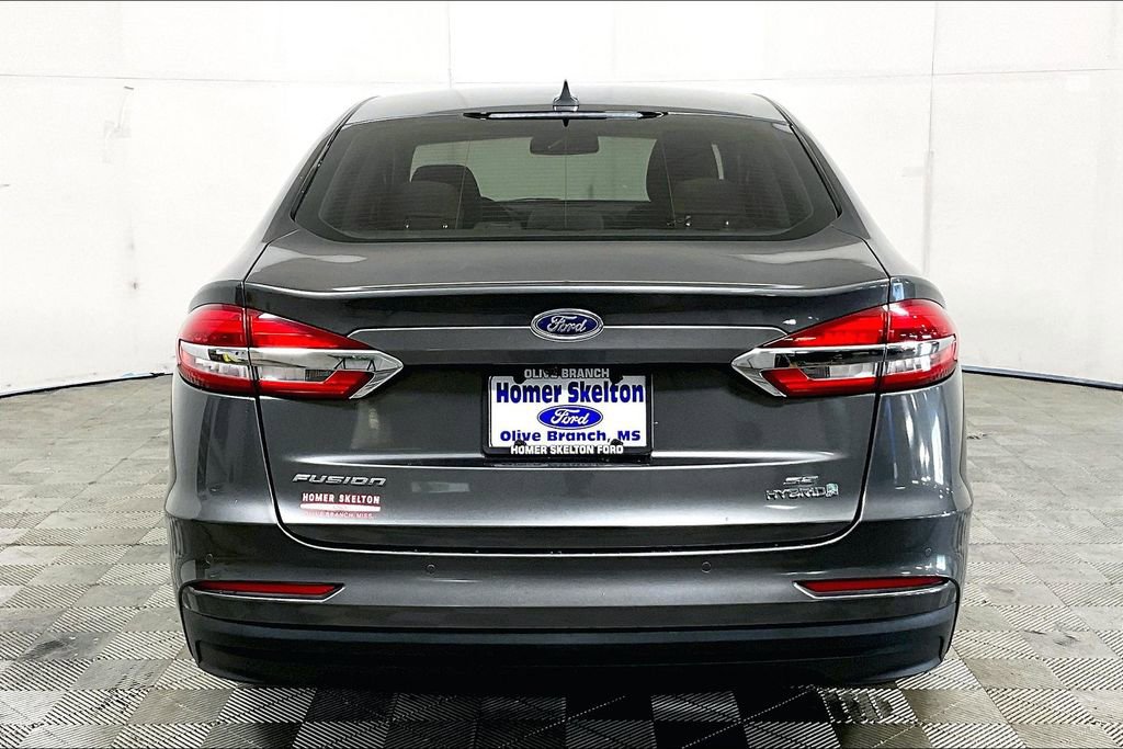 Used 2019 Ford Fusion SE image 4