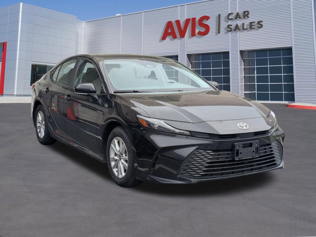 Used 2025 Toyota Camry LE FWD image 3