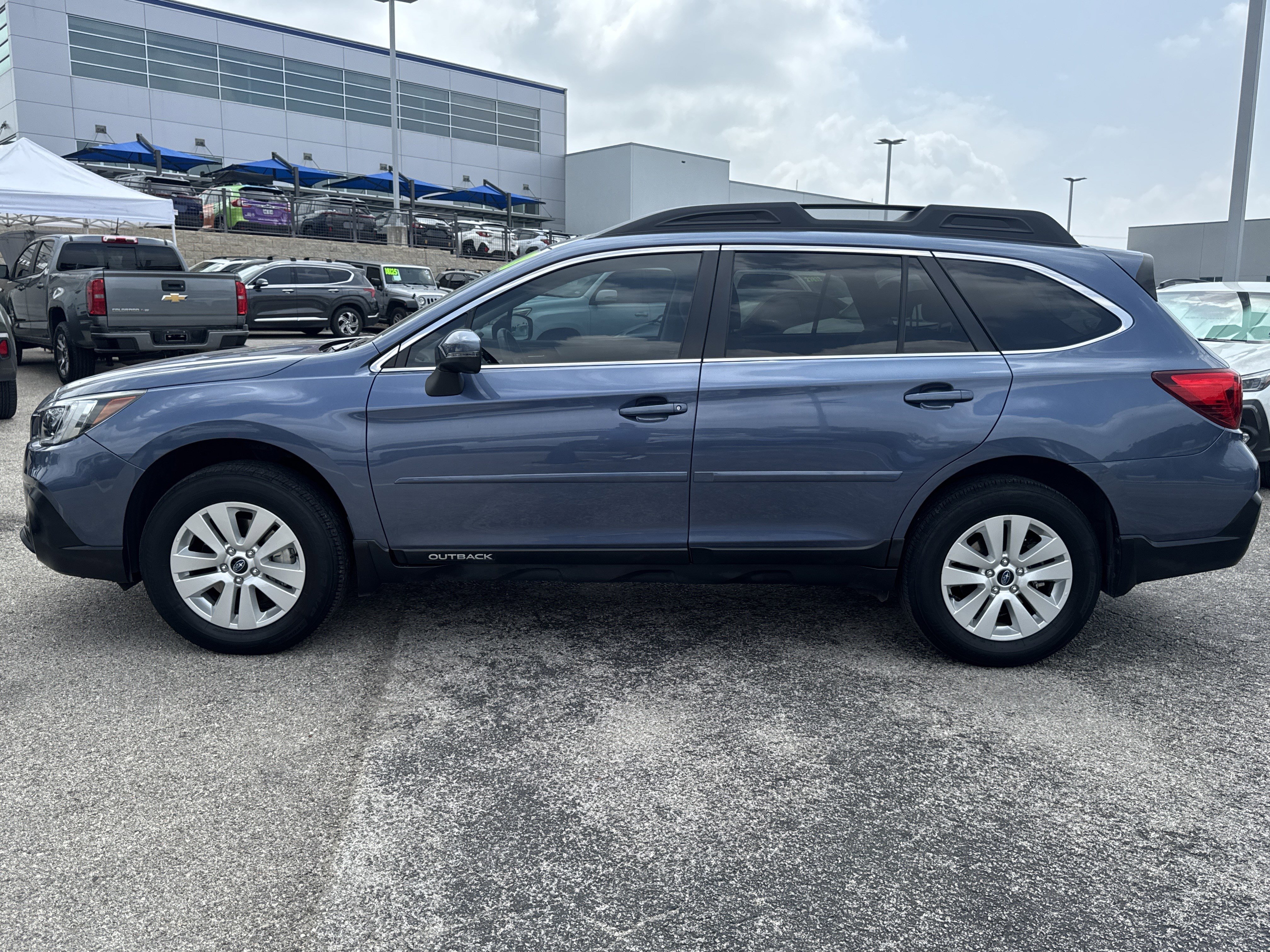 Used 2018 Subaru Outback 2.5i Premium AWD/4WD image 6