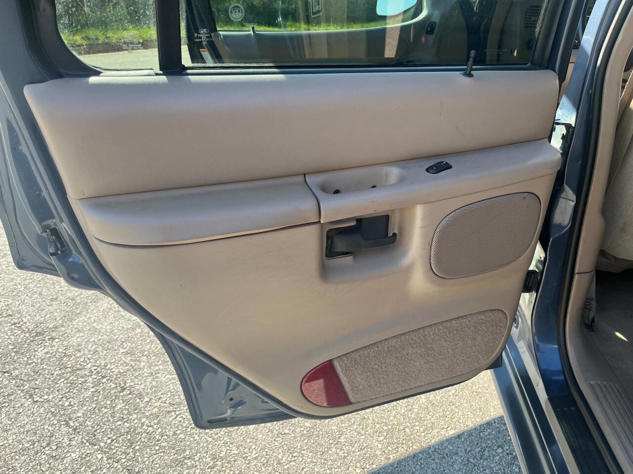 Used 2000 Ford Explorer XLS RWD image 11