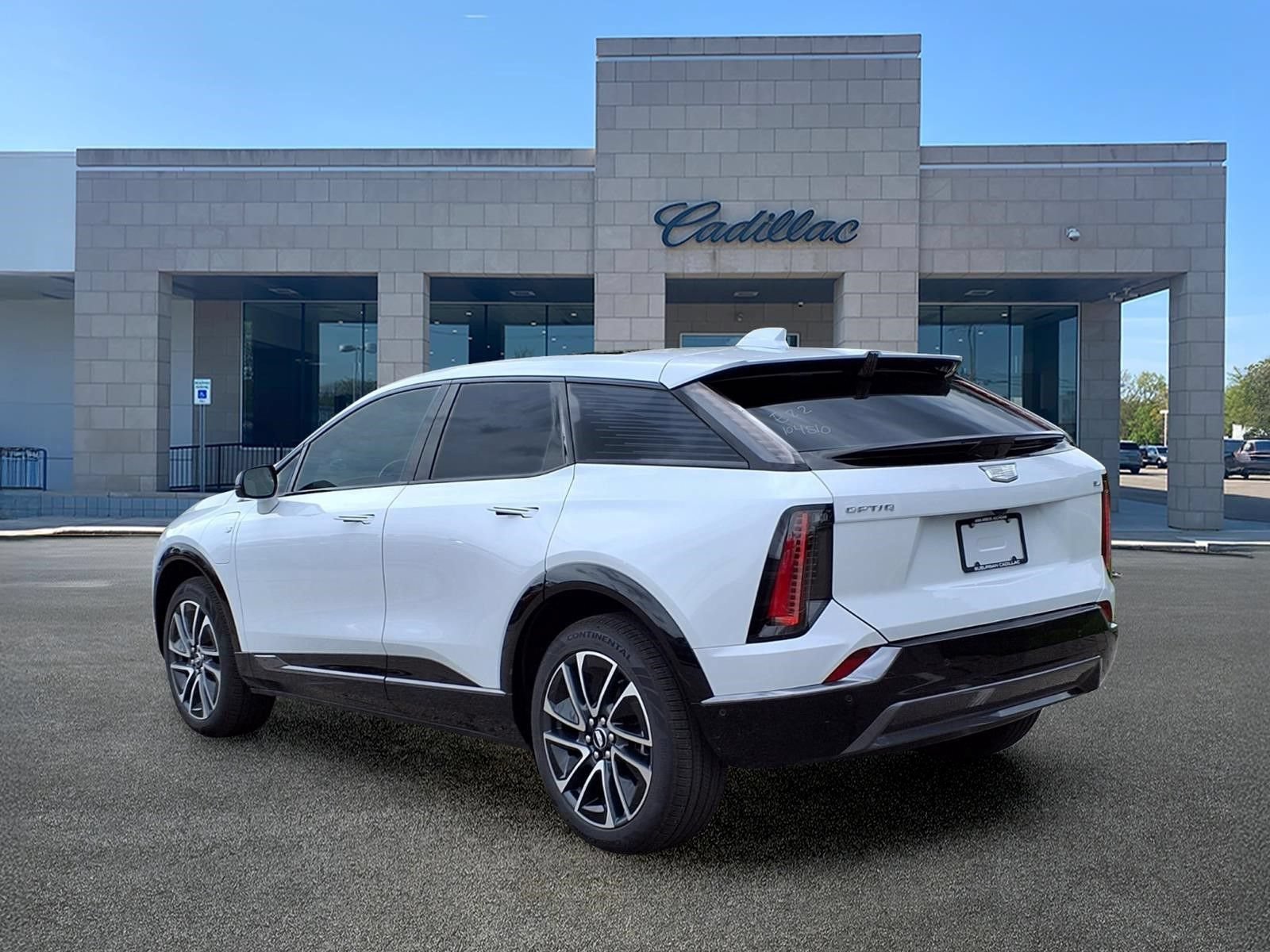 New 2027 Cadillac Optiq Sport w/ LPO, Floor Liner Package AWD/4WD image 6