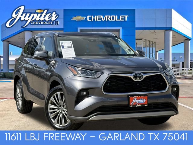 Used 2021 Toyota Highlander Platinum AWD/4WD image 1