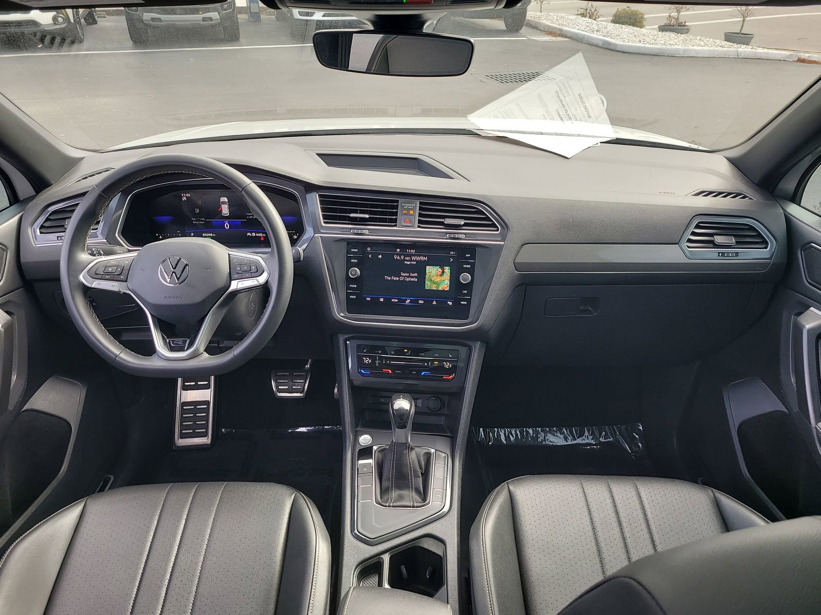 Used 2023 Volkswagen Tiguan SE R-Line image 16