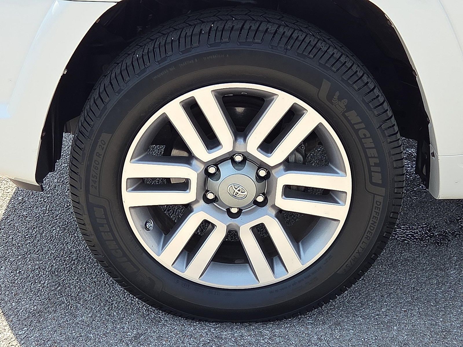 Used 2010 Toyota 4Runner Limited AWD/4WD image 7