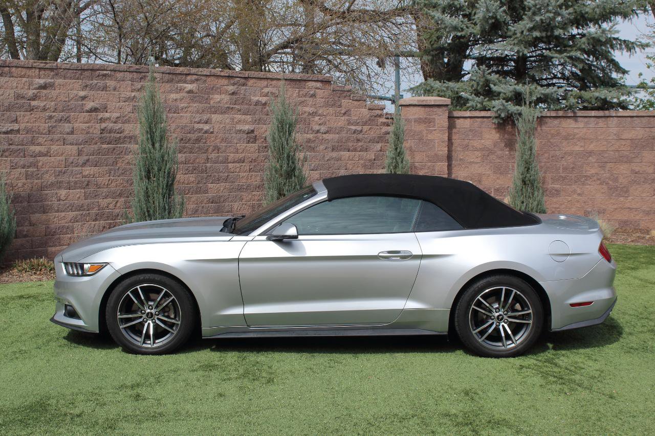 Used 2017 Ford Mustang Premium image 28
