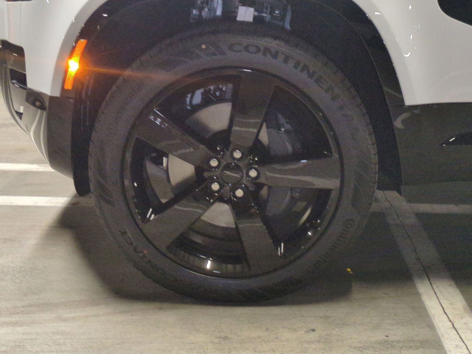 New 2026 Land Rover Defender 110 X-Dynamic SE image 9