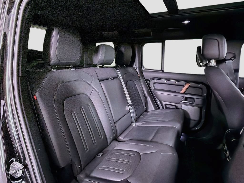 Certified 2023 Land Rover Defender 110 X AWD/4WD image 29