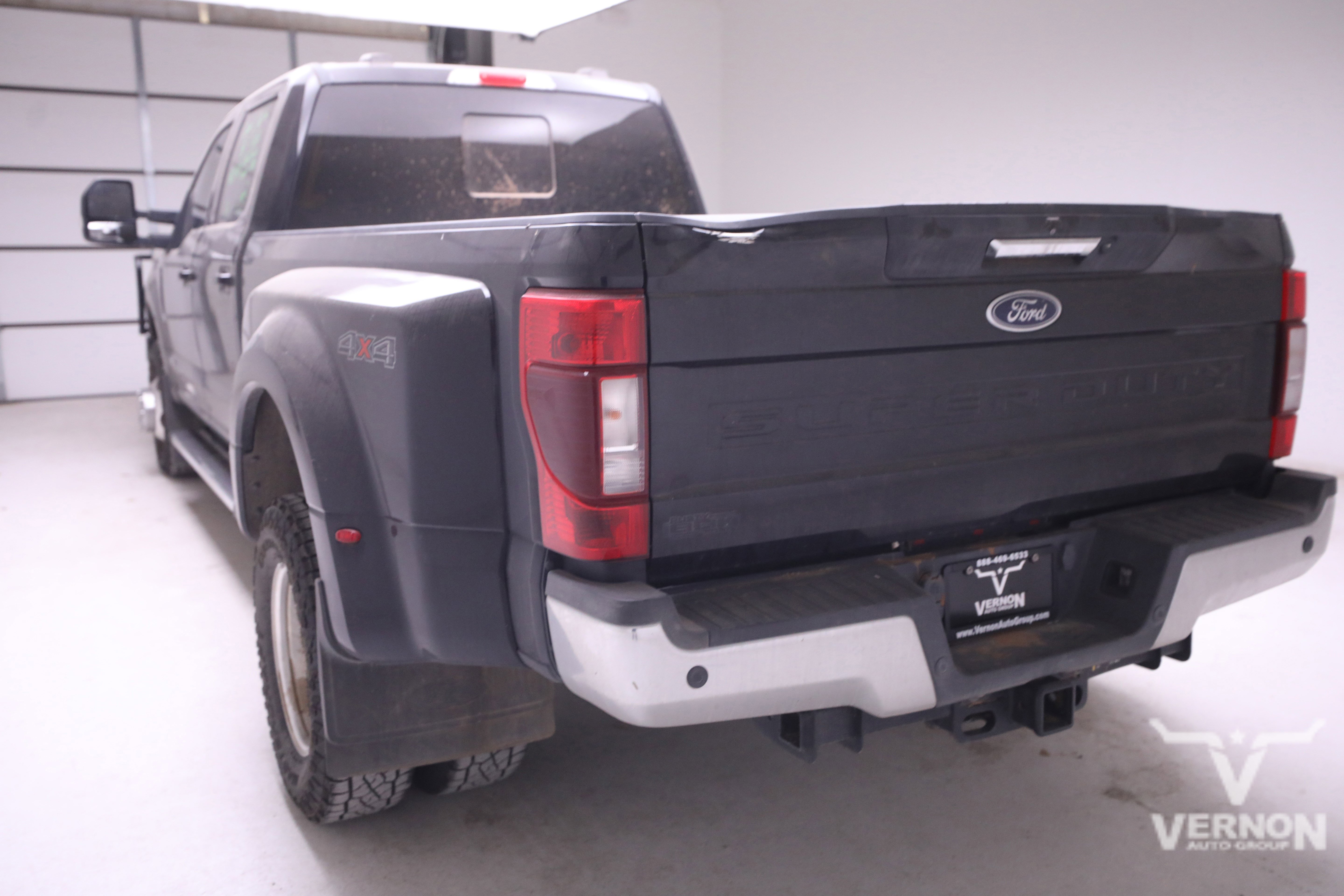 Used 2022 Ford F350 Lariat w/ Lariat Value Package image 2