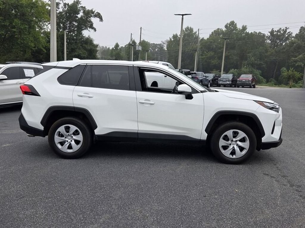 Used 2024 Toyota RAV4 LE FWD image 17