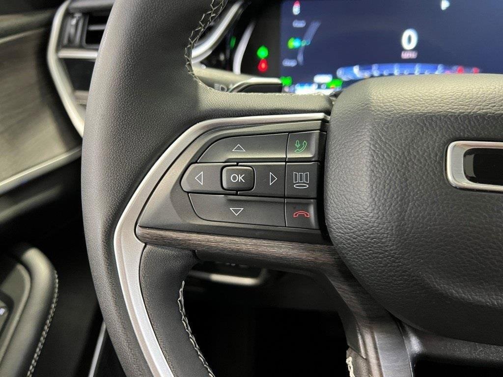 Used 2024 Jeep Grand Cherokee Limited 4xe image 37