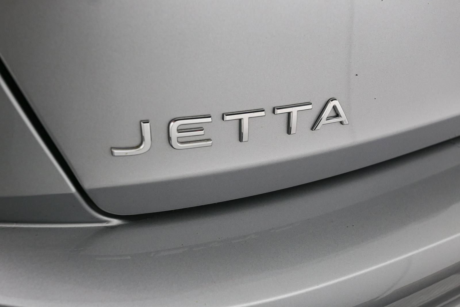 Certified 2022 Volkswagen Jetta S image 12