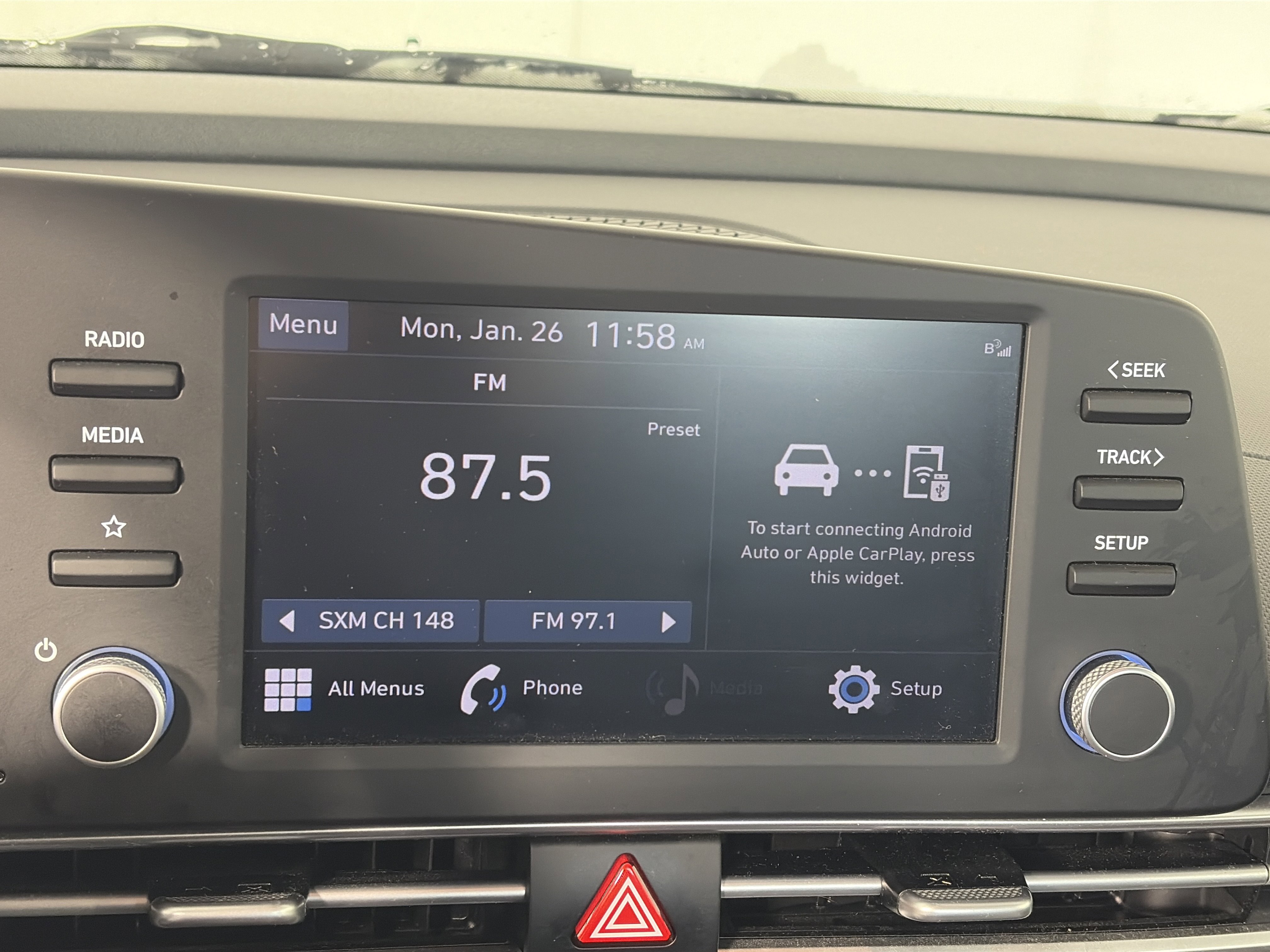 Used 2023 Hyundai Elantra SEL image 17