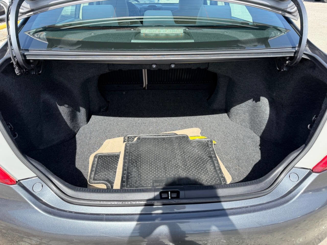 Used 2012 Toyota Camry LE image 17